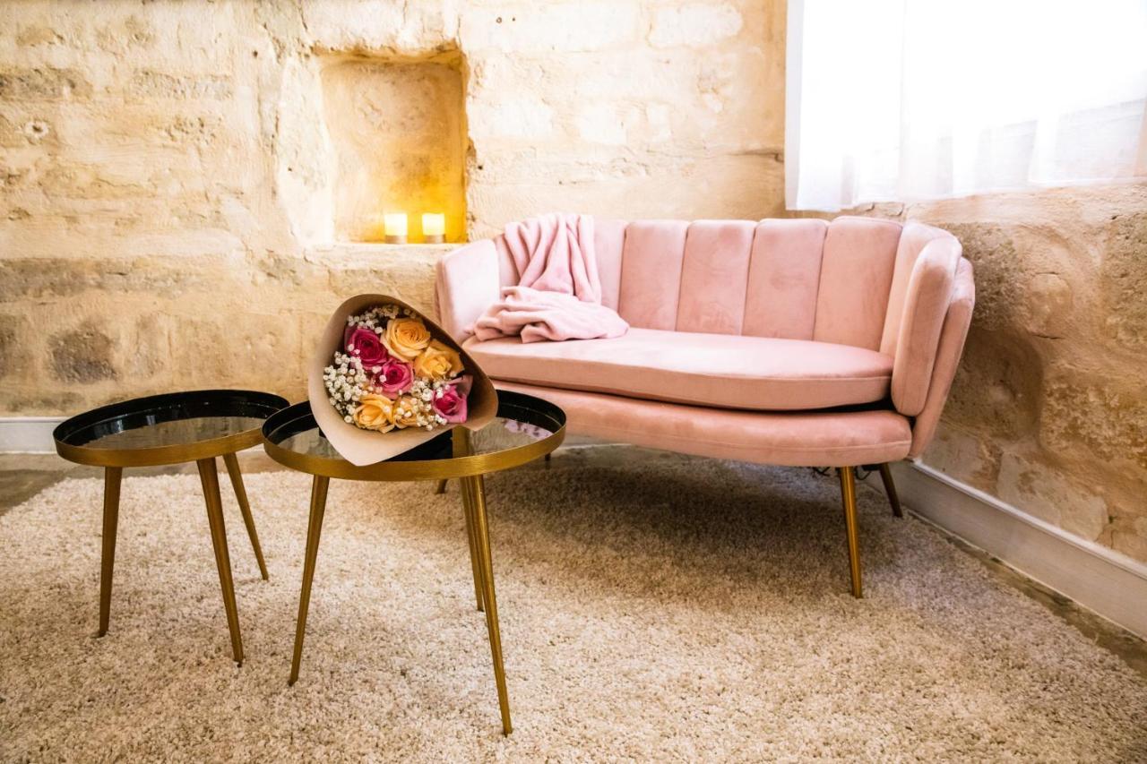Suite romantique avec Jacuzzi - Hypercentre, Place Jean Jaurès Montpellier Esterno foto